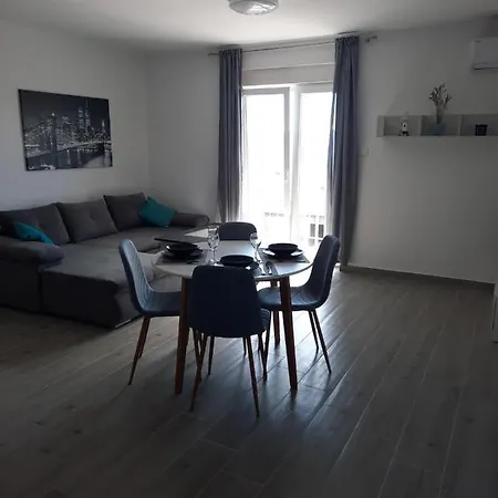 Gabrijel Apartment *