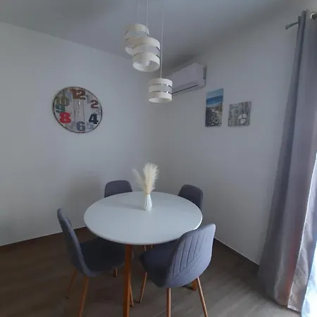Gabrijel Apartment *